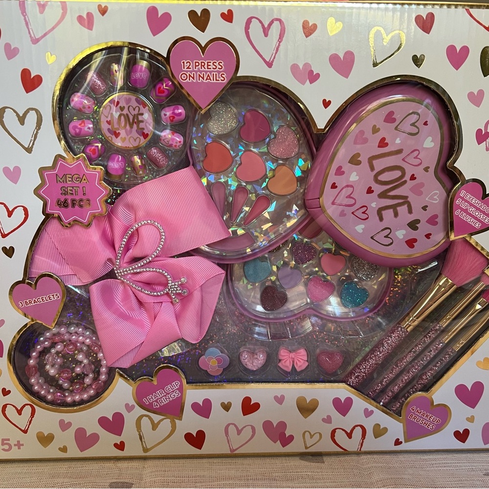 Kids Heart-Themed Bath & Beauty Set